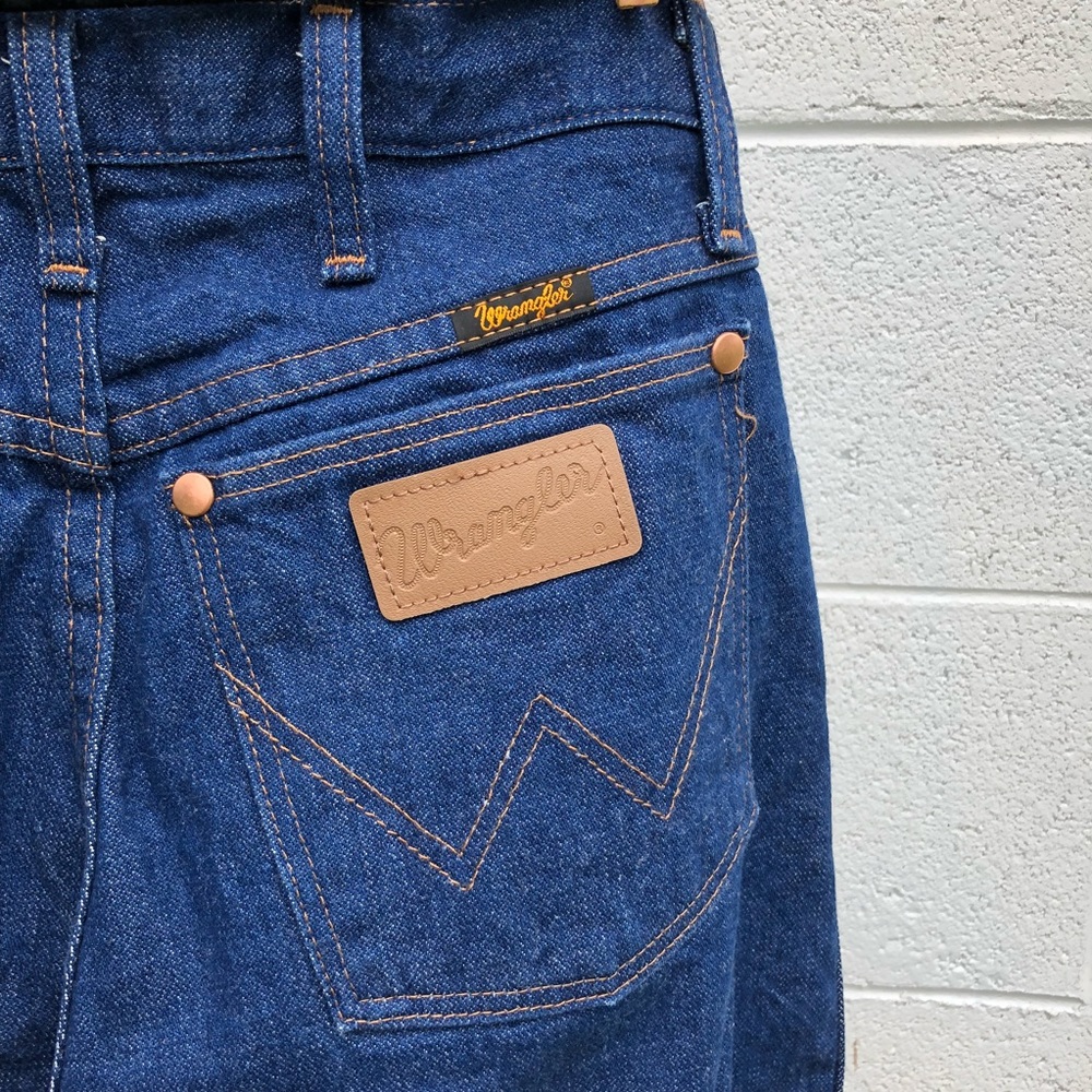 Wrangler High Waisted Mom Jeans - Picture 1 of 4